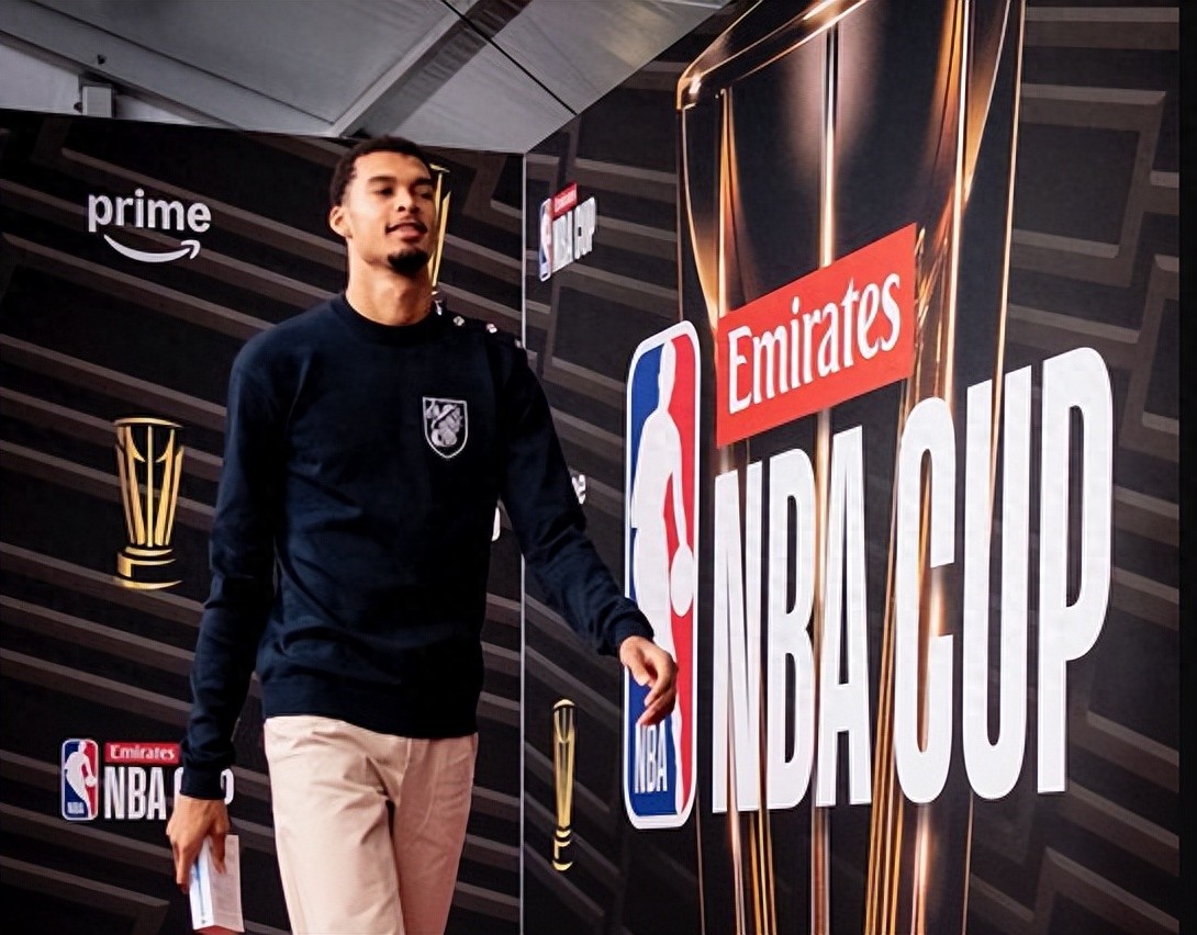 雷霆止步16连胜遭赛季第二败！文班复出马刺 4人 20+进 NBA 杯决赛